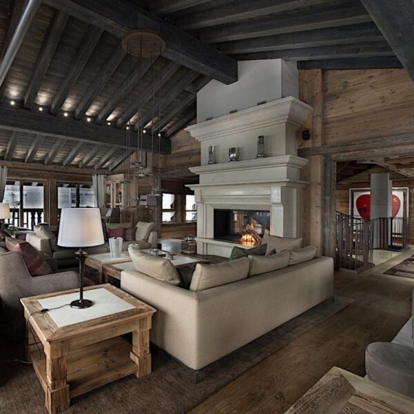 Luxury accommodation concierge