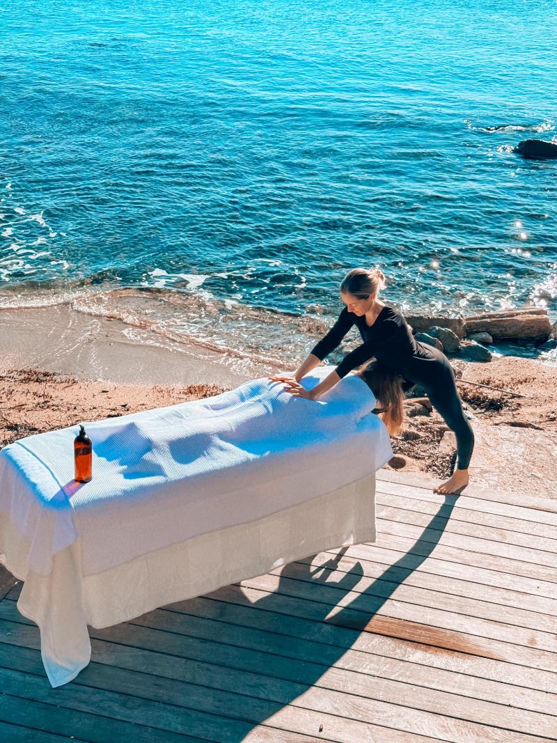 Massage en plein air au bord de la mer