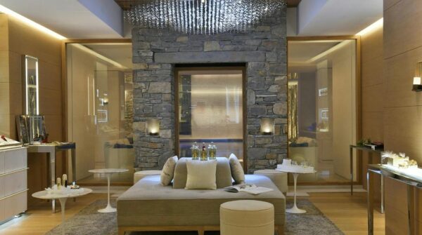 White horse Courchevel suite