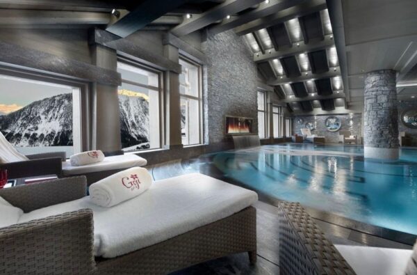 K2 Palace Courchevel interior spa swimming pool