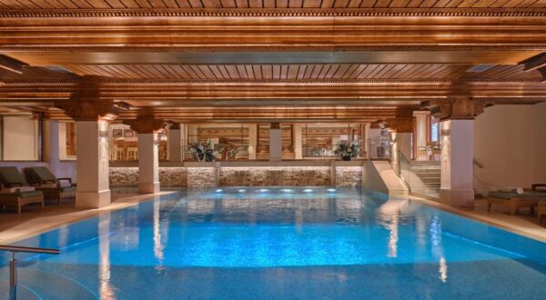 The cranberries Courchevel swimming pool