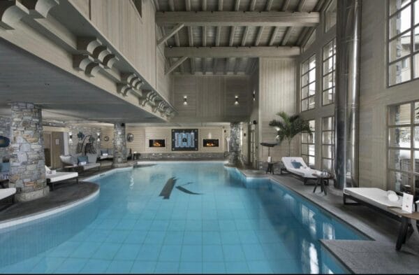 K2 altitude Courchevel swimming pool